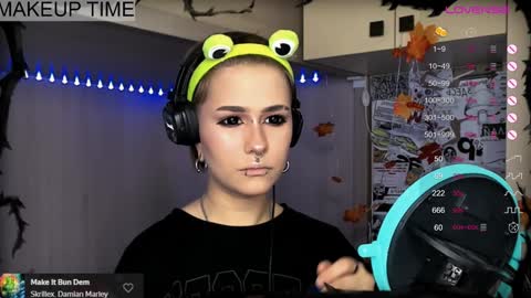 pronoun she. name Mary. age 21. online show from December 2024 11:09:02 PM