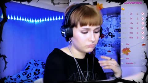 pronoun she. name Mary. age 21. online show from December 2024 02:15:01 AM