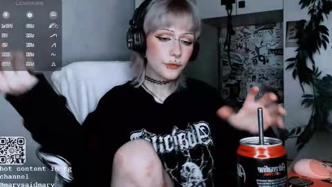 pronoun she. name Mary. age 21. online show from October 2025 12:10:02 AM