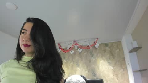 Snapshot of saya_amaretto1 chatting on October 2025 07:02:01 PM Saya Amaretto online show from October 2025 07:02:01 PM