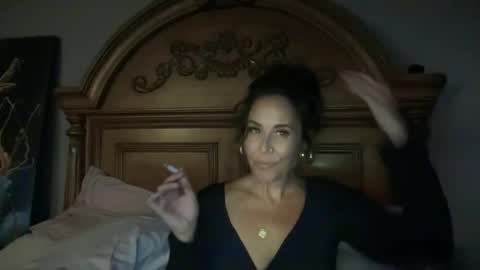 Good Girls Say Please...and Thank You online show from October 2025 05:38:01 AM