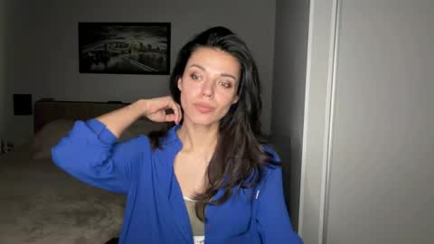 Sophie online show from May 2026 07:37:01 AM