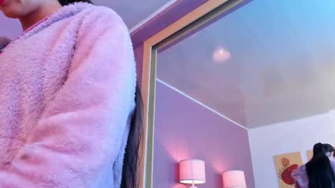 Scarlet Edwars online show from February 2025 12:05:02 PM