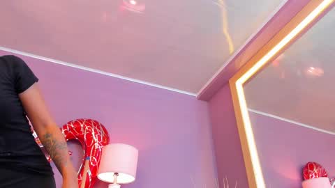 Scarlet Edwars online show from February 2025 06:16:01 PM