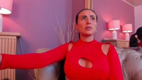 Scarlet Edwars online show from March 2025 09:44:02 AM