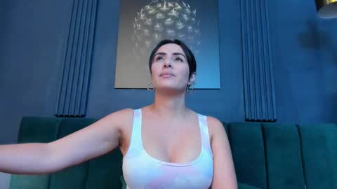 Scarlet Edwars online show from November 2025 06:29:01 PM