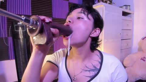 scarlet_gold online show from December 2024 02:05:01 AM