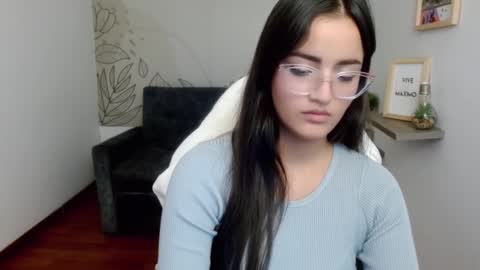 Snapshot of scarlet_rose__ chatting on February 2025 07:52:01 PM Scarlet online show from February 2025 07:52:01 PM