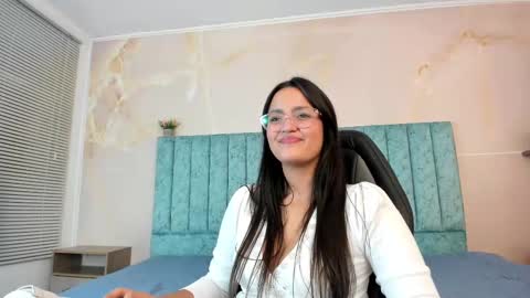 Snapshot of scarlet_rose__ chatting on March 2025 05:45:01 PM Scarlet online show from March 2025 05:45:01 PM