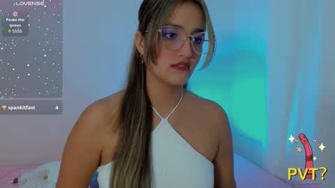 Snapshot of scarlet_rose__ chatting on September 2025 04:34:02 AM Scarlet online show from September 2025 04:34:02 AM