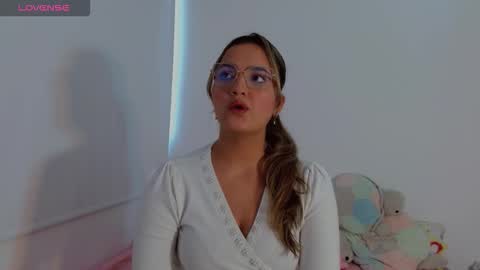 Snapshot of scarlet_rose__ chatting on October 2025 08:07:01 PM Scarlet online show from October 2025 08:07:01 PM