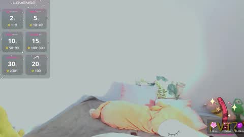 Snapshot of scarlet_rose__ chatting on October 2025 08:10:01 PM Scarlet online show from October 2025 08:10:01 PM