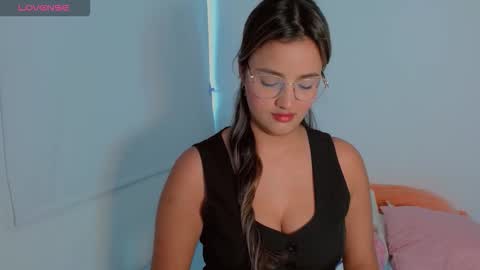 Snapshot of scarlet_rose__ chatting on November 2025 07:47:02 PM Scarlet online show from November 2025 07:47:02 PM