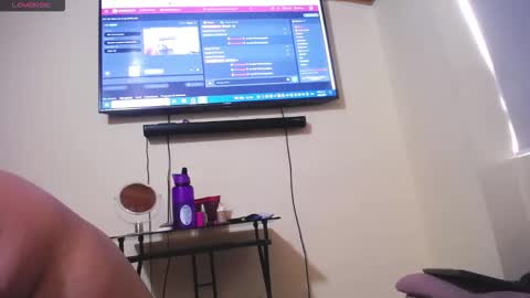 Snapshot of scarlet_tommy chatting on May 2026 09:43:01 PM scarlet_tommy online show from May 2026 09:43:01 PM