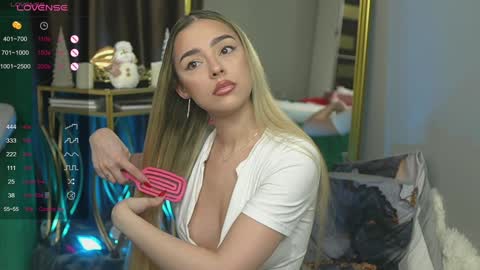 Snapshot of scarletcoles chatting on December 2024 02:06:02 AM Scarlet online show from December 2024 02:06:02 AM