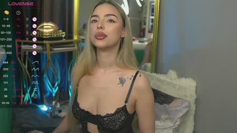 Snapshot of scarletcoles chatting on January 2025 01:18:02 AM Scarlet online show from January 2025 01:18:02 AM