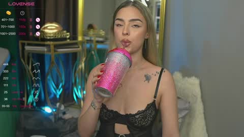 Snapshot of scarletcoles chatting on January 2025 04:32:01 AM Scarlet online show from January 2025 04:32:01 AM