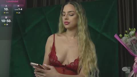 Snapshot of scarletcoles chatting on September 2025 07:13:02 PM Scarlet online show from September 2025 07:13:02 PM