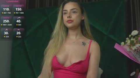 Snapshot of scarletcoles chatting on September 2025 08:43:01 PM Scarlet online show from September 2025 08:43:01 PM