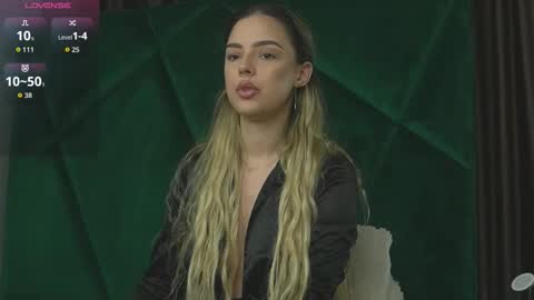 Scarlet online show from September 2025 10:14:01 PM