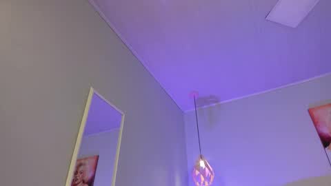 Scarlet  online show from December 2025 06:52:01 AM