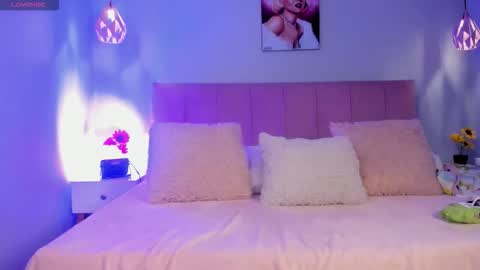 Scarlet  online show from March 2026 05:22:01 AM