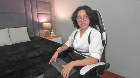 scarleth_blaze online show from May 2026 03:56:02 AM