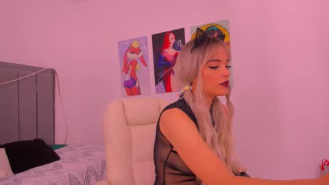 Snapshot of scarletliz chatting on October 2025 12:03:02 PM Scarletliz online show from October 2025 12:03:02 PM