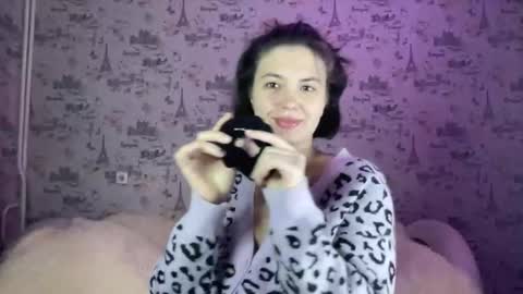 scarletpetal online show from October 2025 11:44:02 AM