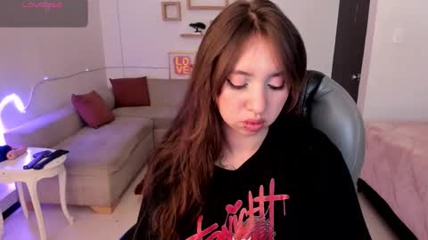 Snapshot of scarlett__cooper__ chatting on November 2025 12:26:01 PM Scarlett online show from November 2025 12:26:01 PM