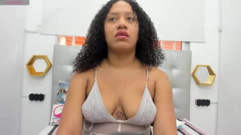 scarlett_fox20 online show from February 2025 12:08:02 PM