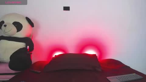 Snapshot of scarlett_lewis2 chatting on February 2025 03:20:01 AM SweetScarlett online show from February 2025 03:20:01 AM