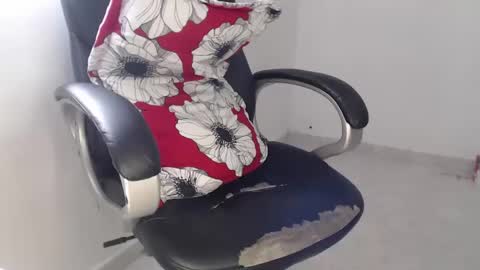 Snapshot of scarlett_liz chatting on February 2025 03:25:02 PM Scarlett online show from February 2025 03:25:02 PM