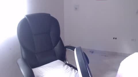 Snapshot of scarlett_liz chatting on March 2025 12:22:01 PM Scarlett online show from March 2025 12:22:01 PM