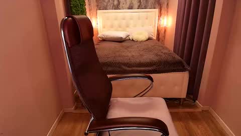 Scarlett online show from February 2025 03:15:02 PM