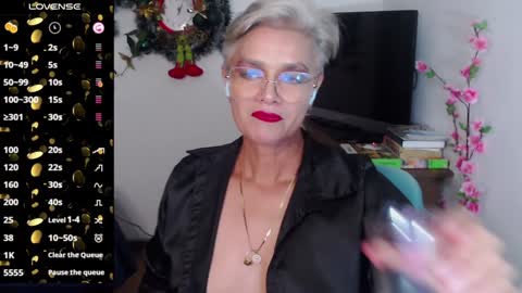 Snapshot of scarlett_paris chatting on January 2025 03:07:02 AM Scarlett online show from January 2025 03:07:02 AM