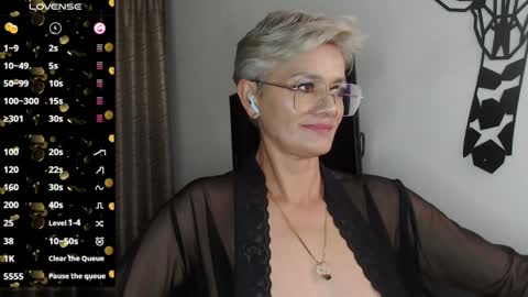 Snapshot of scarlett_paris chatting on January 2025 02:36:01 AM Scarlett online show from January 2025 02:36:01 AM