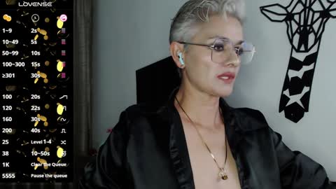 Snapshot of scarlett_paris chatting on January 2025 12:06:01 AM Scarlett online show from January 2025 12:06:01 AM