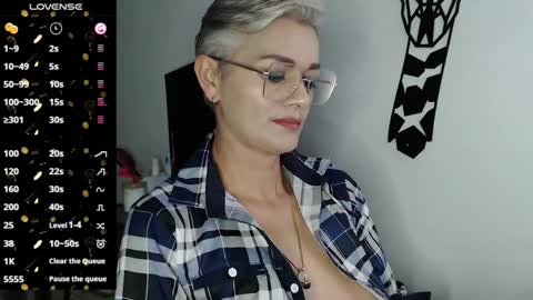 Snapshot of scarlett_paris chatting on January 2025 11:10:02 PM Scarlett online show from January 2025 11:10:02 PM
