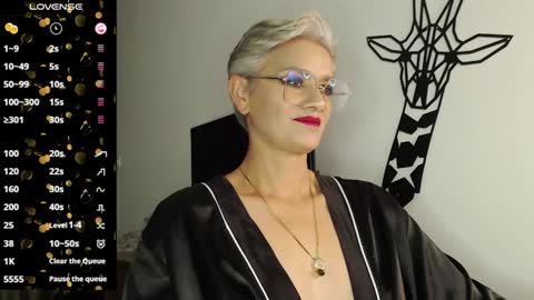 Snapshot of scarlett_paris chatting on February 2025 11:15:02 PM Scarlett online show from February 2025 11:15:02 PM
