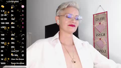 Snapshot of scarlett_paris chatting on February 2025 02:57:02 AM Scarlett online show from February 2025 02:57:02 AM