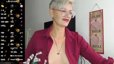 Snapshot of scarlett_paris chatting on February 2025 02:24:02 AM Scarlett online show from February 2025 02:24:02 AM