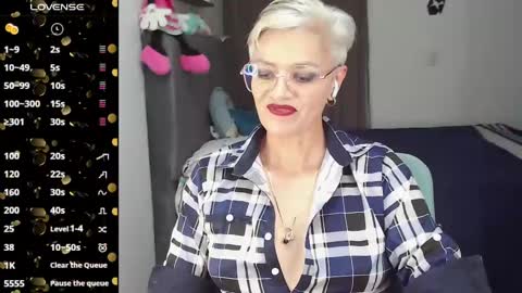 Snapshot of scarlett_paris chatting on February 2025 11:53:02 PM Scarlett online show from February 2025 11:53:02 PM