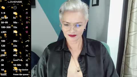 Snapshot of scarlett_paris chatting on February 2025 12:03:01 AM Scarlett online show from February 2025 12:03:01 AM
