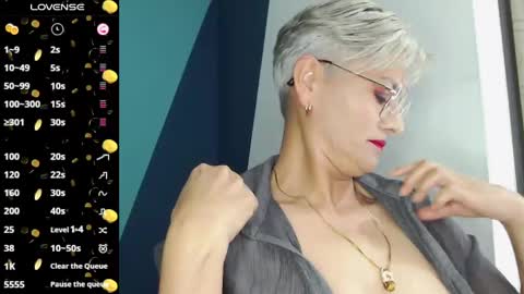 Snapshot of scarlett_paris chatting on February 2025 11:44:02 PM Scarlett online show from February 2025 11:44:02 PM