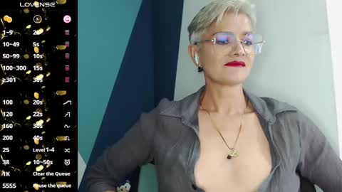 Snapshot of scarlett_paris chatting on February 2025 02:48:02 AM Scarlett online show from February 2025 02:48:02 AM
