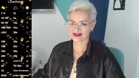 Snapshot of scarlett_paris chatting on March 2025 12:33:02 AM Scarlett online show from March 2025 12:33:02 AM