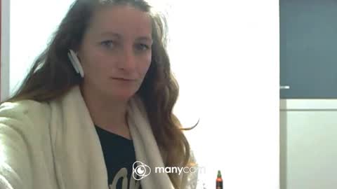 scarlett_queen01 online show from October 2025 01:22:01 AM