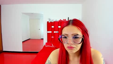 scarlett_red_11 online show from April 2026 04:31:02 PM