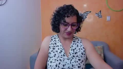 Snapshot of scarlett_sax chatting on April 2026 10:08:02 PM Scarlett sax online show from April 2026 10:08:02 PM